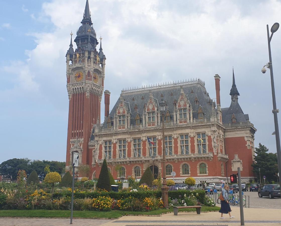 Maison A Deux Pas De L'Hotel De Ville Calais Eksteriør bilde